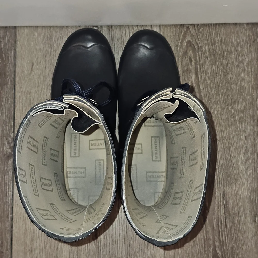 HUNTER Matte Navy Lace-Up Calf Rain Boots Festival Classic